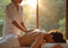 Massages relaxants dans un spa moderne ambiance sereine